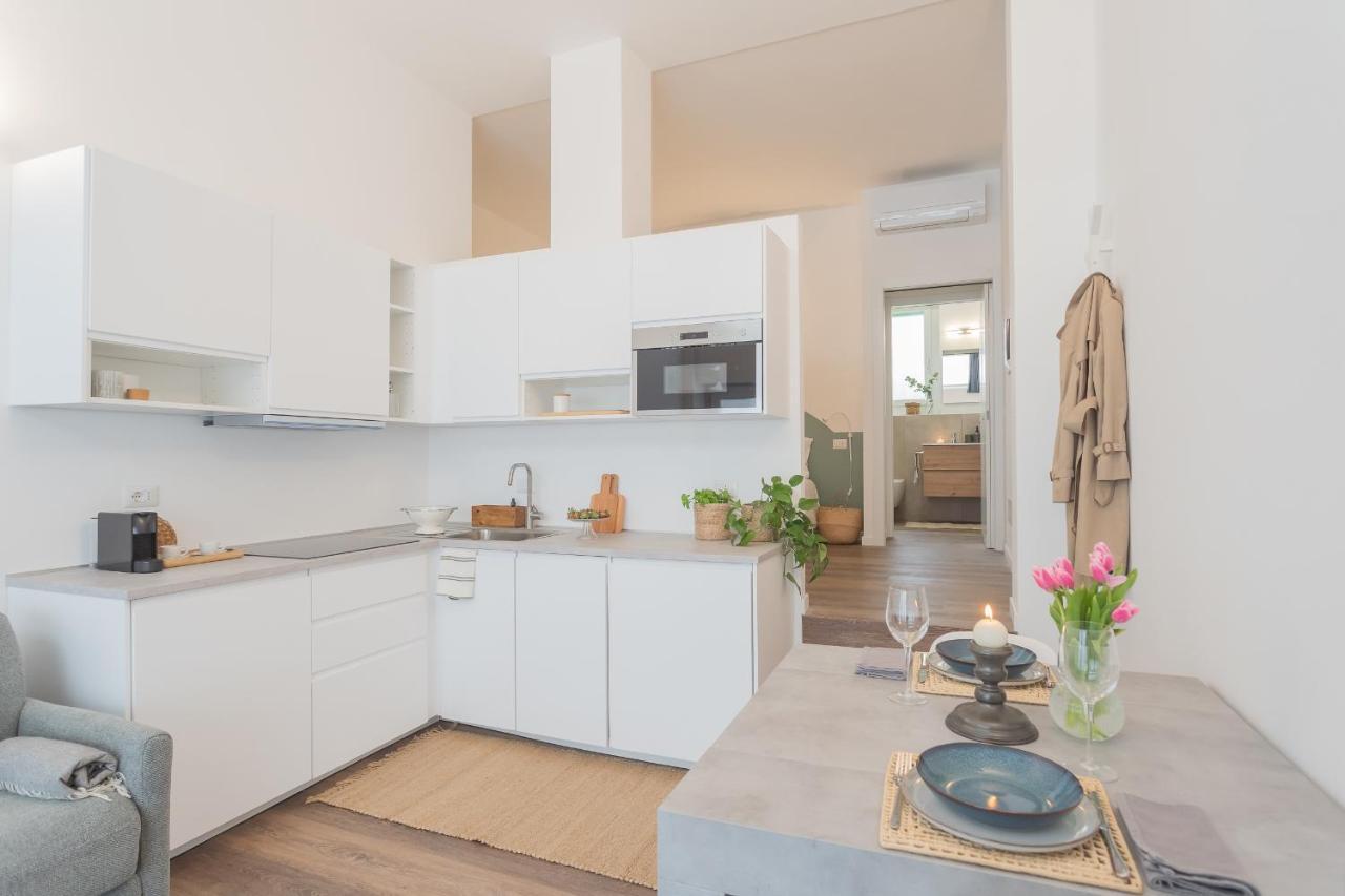 A Step From The Dome Apartment By Rent All Комо Экстерьер фото